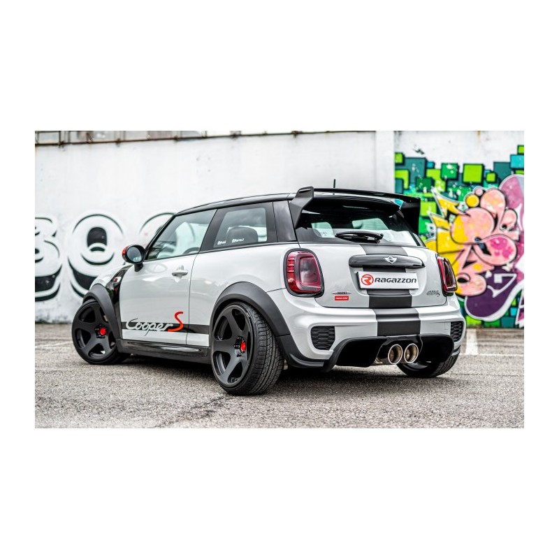 Silencieux arrière en inox avec 2 sorties Sport Line centrales  129 mm
 Ligne avec diamètre majoré 70 mm