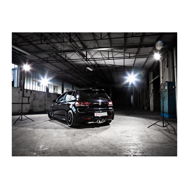 Silencieux arrière en inox avec 2 sorties ronde centrales 102 mm  
 Ligne avec diamètre majoré 76 mm