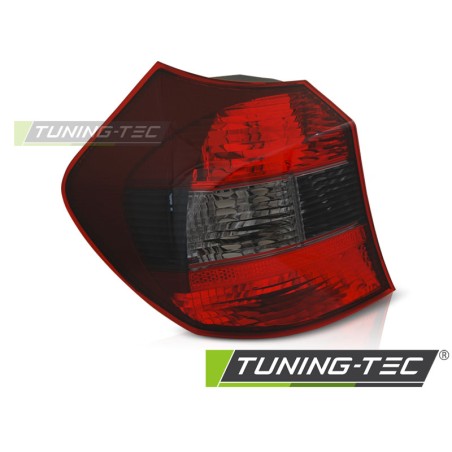 Feu arrière rouge fumé côté gauche TYC compatible BMW E87 04-08.07 Feu arrière rouge fumé côté gauche TYC compatible BMW E87 04-08.07