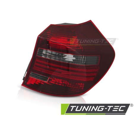 Feu arrière rouge fumé côté droit TYC compatible BMW E87/E81 LCI 07-11 Feu arrière rouge fumé côté droit TYC compatible BMW E87/E81 LCI 07-11