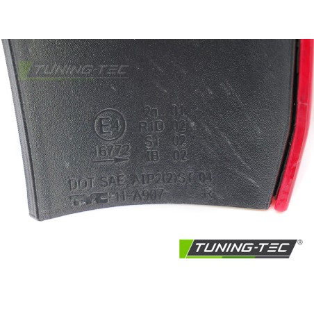 Feu arrière rouge fumé côté droit TYC compatible BMW E90 05-08 Feu arrière rouge fumé côté droit TYC compatible BMW E90 05-08
