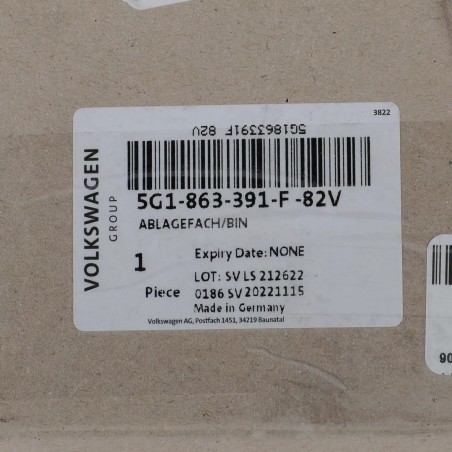 Nouveau plateau de rangement OEM Volkswagen Golf GTI 2015-2021 5G1-863-391-F-82V Nouveau plateau de rangement OEM Volkswagen Golf GTI 2015-2021 5G1-863-391-F-82V