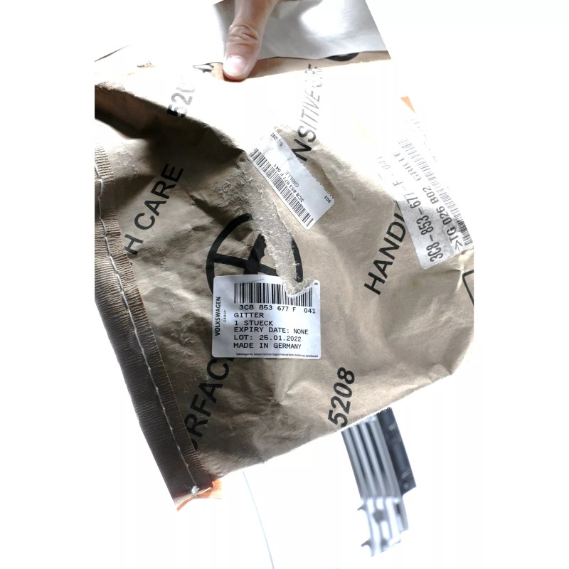 Nouvelle calandre inférieure OEM Volkswagen CC 2013-2017 3C8-853-677-F-041