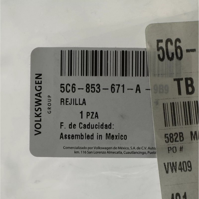 Grille inférieure neuve OEM 2012-2015 Volkswagen Jetta GLI 5C6-853-671-A-9B9