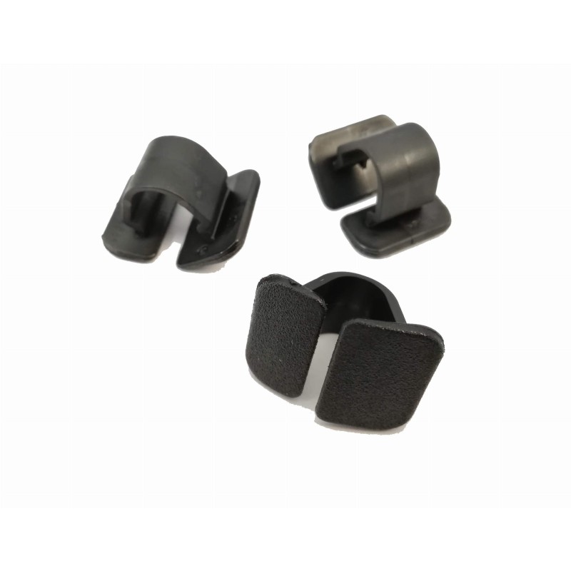 Clip de couverture d'isolation acoustique de capot