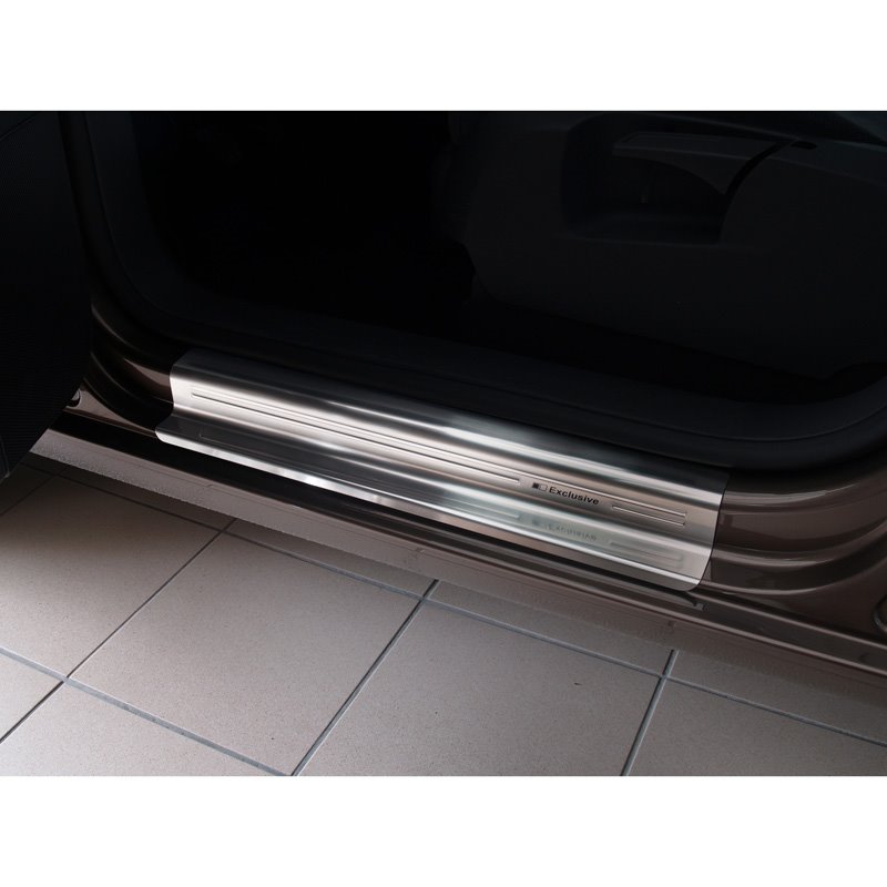 Seuils de portes inoxydable sur mesure pour Volkswagen Touran 2006-2015 - 'Exclusive' - 4-pièces