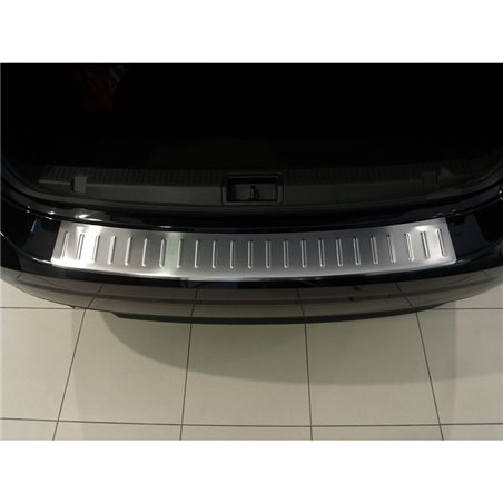 Protection de seuil arrière inox sur mesure pour Renault Fluence sedan 2013- /Clio IV Grand Tourer 2012-2018 & FL 2018- 'Ribs' Protection de seuil arrière inox sur mesure pour Renault Fluence sedan 2013- /Clio IV Grand Tourer 2012-2018 & FL 2018- 'Ribs'