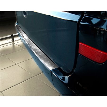 Protection de seuil arrière inox sur mesure pour Mercedes Vito / Viano 2003-2014 'Ribs' Protection de seuil arrière inox sur mesure pour Mercedes Vito / Viano 2003-2014 'Ribs'