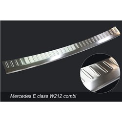 Protection de seuil arrière inox sur mesure pour Mercedes Classe-E W212 Kombi 2013-2016 (excl. AMG-Line) 'Ribs'