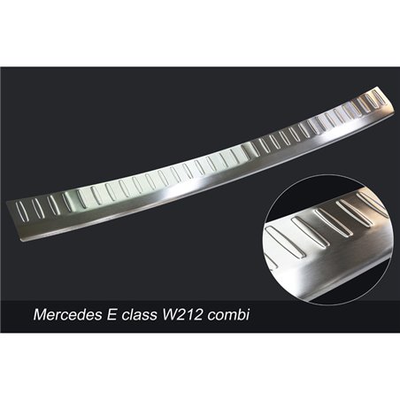 Protection de seuil arrière inox sur mesure pour Mercedes Classe-E W212 Kombi 2013-2016 (excl. AMG-Line) 'Ribs' Protection de seuil arrière inox sur mesure pour Mercedes Classe-E W212 Kombi 2013-2016 (excl. AMG-Line) 'Ribs'
