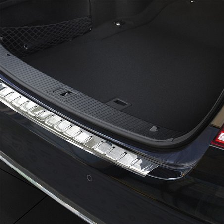Protection de seuil arrière inox sur mesure pour Mercedes Classe-E W212 Sedan 2013-2016 'Ribs' Protection de seuil arrière inox sur mesure pour Mercedes Classe-E W212 Sedan 2013-2016 'Ribs'