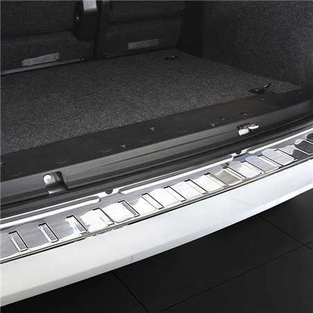 Protection de seuil arrière inox sur mesure pour Fiat Qubo/Fiorino 2008- 'Ribs' Protection de seuil arrière inox sur mesure pour Fiat Qubo/Fiorino 2008- 'Ribs'