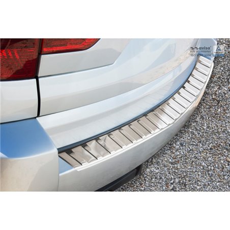 Protection de seuil arrière inox sur mesure pour BMW X3 (E83) Facelift 2006-2010 'Ribs' Protection de seuil arrière inox sur mesure pour BMW X3 (E83) Facelift 2006-2010 'Ribs'