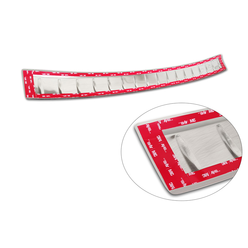 Protection de seuil arrière inox sur mesure pour BMW 2 Active Tourer F45 2013-2021 avec Pacquet-M 'Ribs'