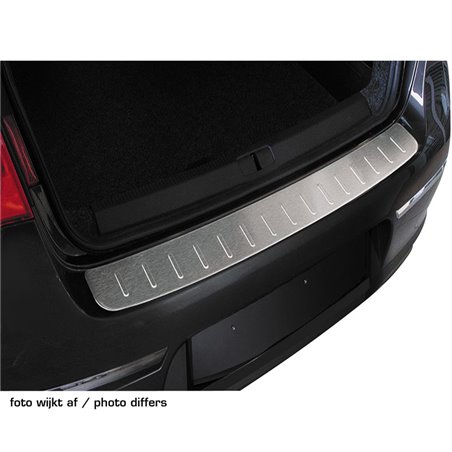 Protection de seuil arrière inox sur mesure pour Renault Laguna III Break 2007-2015 'Ribs' Protection de seuil arrière inox sur mesure pour Renault Laguna III Break 2007-2015 'Ribs'