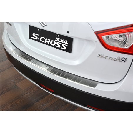 Protection de seuil arrière inox sur mesure pour Suzuki SX-4 S-Cross 2013-2021 Protection de seuil arrière inox sur mesure pour Suzuki SX-4 S-Cross 2013-2021
