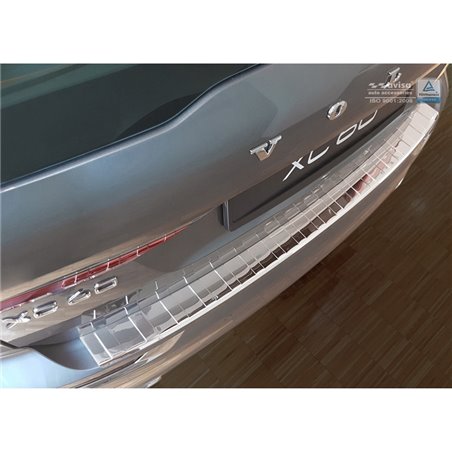 Protection de seuil arrière inox Chrome sur mesure pour Volvo XC60 II 2017-2021 & FL 2021- incl. R-Design 'Ribs' Protection de seuil arrière inox Chrome sur mesure pour Volvo XC60 II 2017-2021 & FL 2021- incl. R-Design 'Ribs'