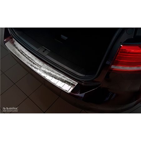 Protection de seuil arrière inox Chrome sur mesure pour Volkswagen Passat 3G Variant 2014-2023 'Ribs' Protection de seuil arrière inox Chrome sur mesure pour Volkswagen Passat 3G Variant 2014-2023 'Ribs'
