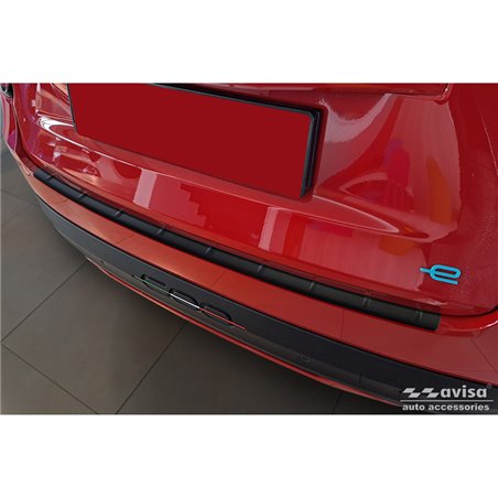 Protection de seuil arrière inox noir mat sur mesure pour Fiat 600 Mild Hybrid / 600e 2023- 'Ribs' Protection de seuil arrière inox noir mat sur mesure pour Fiat 600 Mild Hybrid / 600e 2023- 'Ribs'