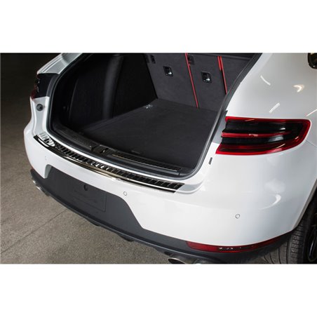 Protection de seuil arrière inox noir sur mesure pour Porsche Macan 2013- 'Ribs' Protection de seuil arrière inox noir sur mesure pour Porsche Macan 2013- 'Ribs'
