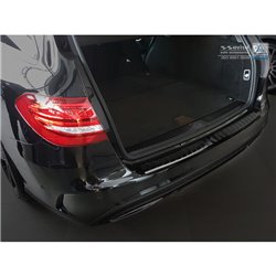 Protection de seuil arrière inox noir sur mesure pour Mercedes Classe-C W205 Kombi 2014-2021 'Ribs'
