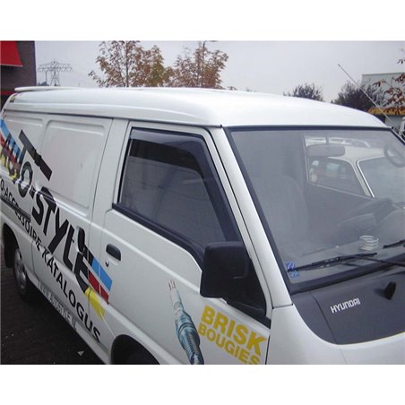 Déflecteurs latéraux sur mesure pour Hyundai H1 5 portes 2006-2007 Déflecteurs latéraux sur mesure pour Hyundai H1 5 portes 2006-2007