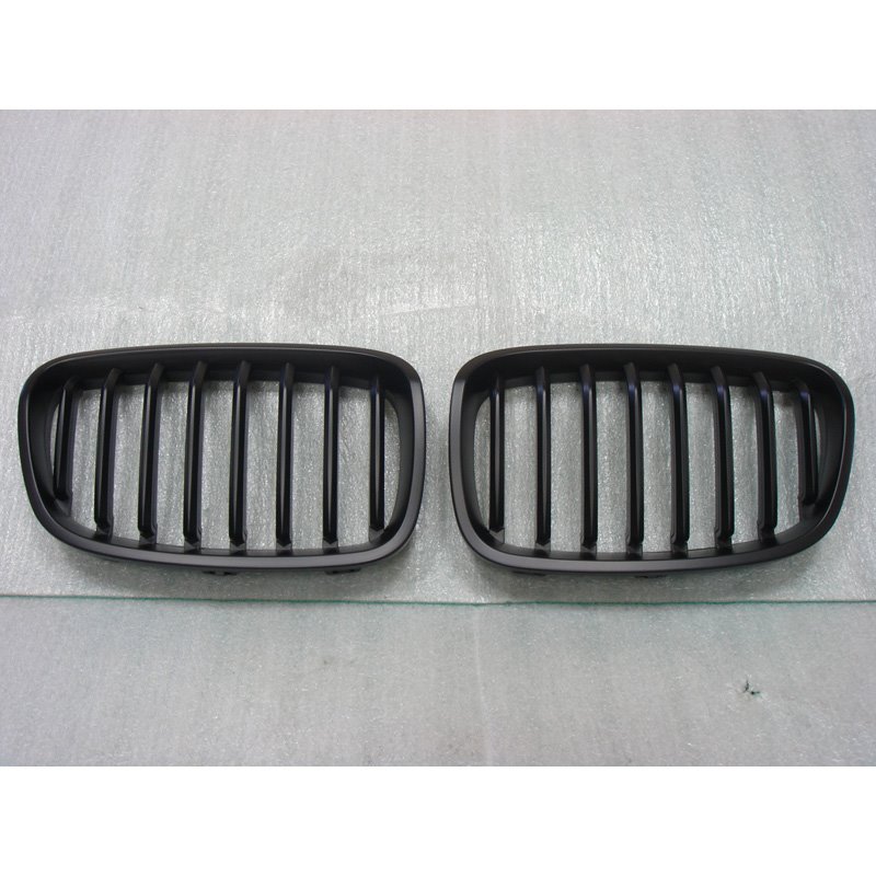 Grilles Noir Mattes sur mesure pour BMW Série 1 F20/F21 2011-2015