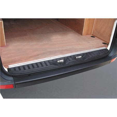 Protection de seuil arrière (ABS) sur mesure pour Volkswagen Crafter & Mercedes Sprinter 2006-2017 Noir Protection de seuil arrière (ABS) sur mesure pour Volkswagen Crafter & Mercedes Sprinter 2006-2017 Noir