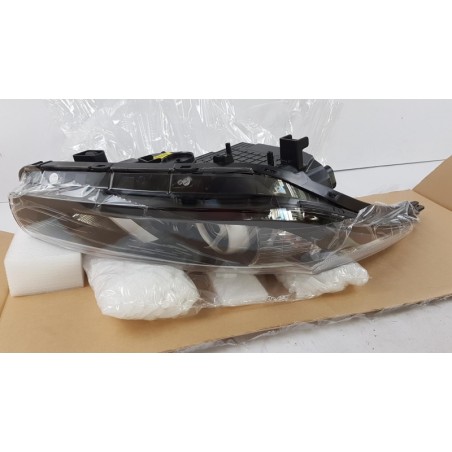Phare HYUNDAI/KIA 92102A2441 Pièce d'origine oem Phare HYUNDAI/KIA 92102A2441 Pièce d'origine oem