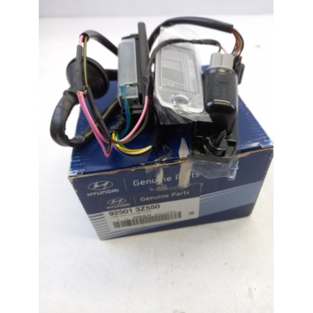 Eclairage De Plaque D''Immatriculation HYUNDAI/KIA 925013Z550 Pièce d'origine oem Eclairage De Plaque D''Immatriculation HYUNDAI/KIA 925013Z550 Pièce d'origine oem
