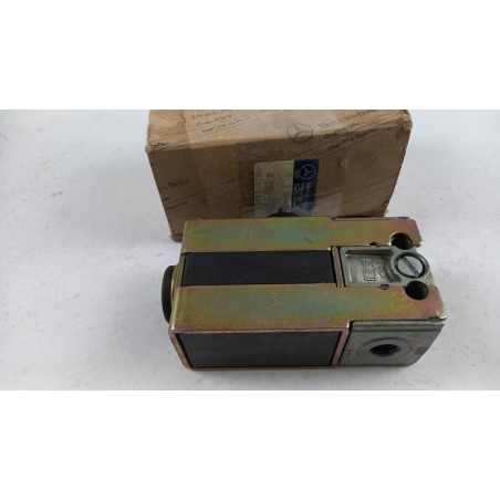 Électrovanne MERCEDES-BENZ A0049975736 0049975736 Pièce d'origine oem