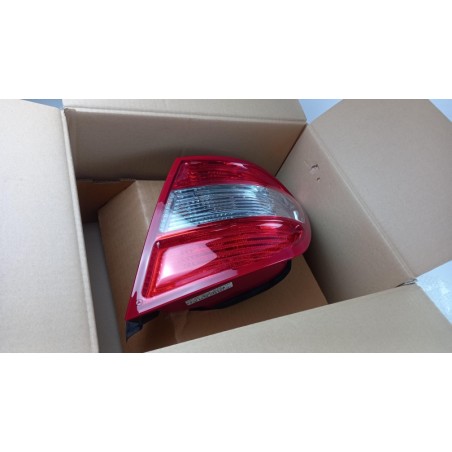 Feu Arrière MERCEDES-BENZ A2048203664 2048203664 Pièce d'origine oem Feu Arrière MERCEDES-BENZ A2048203664 2048203664 Pièce d'origine oem