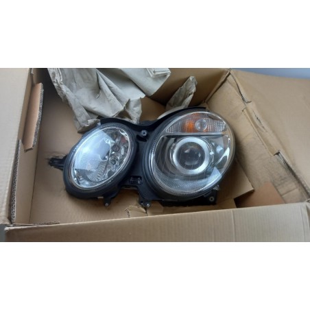 Phare MERCEDES-BENZ A2118200161 2118200161 Pièce d'origine oem Phare MERCEDES-BENZ A2118200161 2118200161 Pièce d'origine oem
