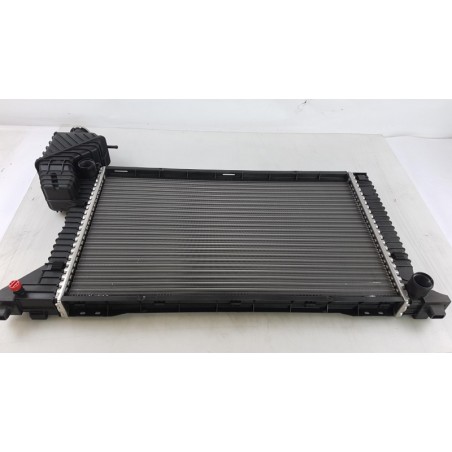 Radiateur De Refroidissement Du Moteur MERCEDES-BENZ A9015003100 9015003100 Pièce d'origine oem Radiateur De Refroidissement Du Moteur MERCEDES-BENZ A9015003100 9015003100 Pièce d'origine oem