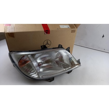 Phare MERCEDES-BENZ A9018201561 9018201561 Pièce d'origine oem Phare MERCEDES-BENZ A9018201561 9018201561 Pièce d'origine oem