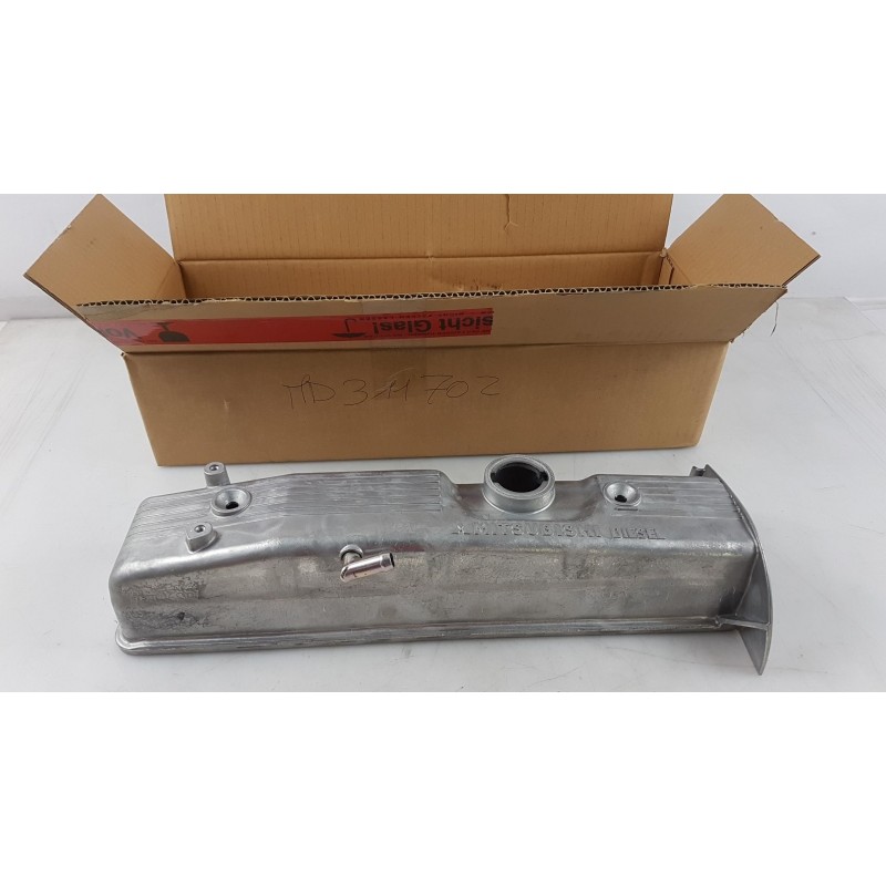 Couvre Culasse MITSUBISHI MD311702  Pièce d'origine oem