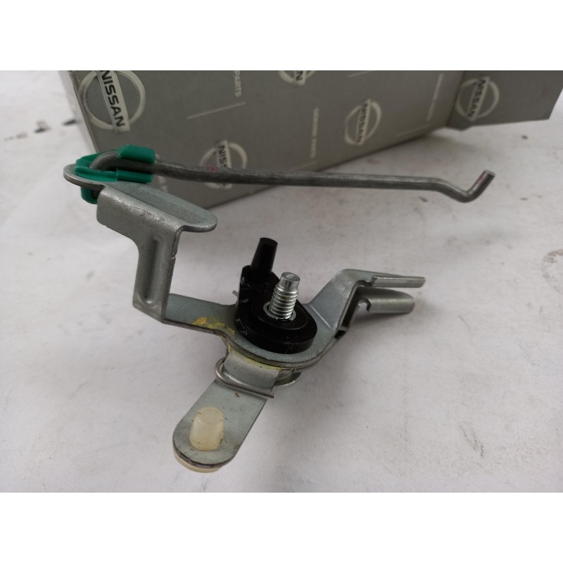 Charnière De Porte NISSAN 846709F500  Pièce d'origine oem