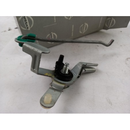 Charnière De Porte NISSAN 846709F500 Pièce d'origine oem Charnière De Porte NISSAN 846709F500 Pièce d'origine oem