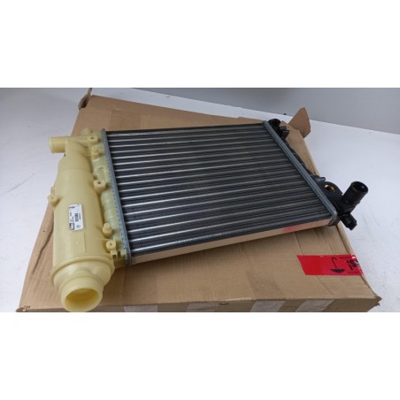 Radiateur De Refroidissement Du Moteur PEUGEOT/CITROEN 1301B0 Pièce d'origine oem Radiateur De Refroidissement Du Moteur PEUGEOT/CITROEN 1301B0 Pièce d'origine oem