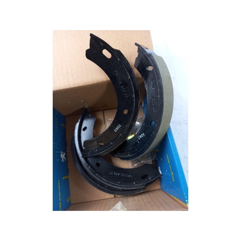 Mâchoires De Frein Pour Frein De Stationnement PEUGEOT/CITROEN 4241J3  Pièce d'origine oem