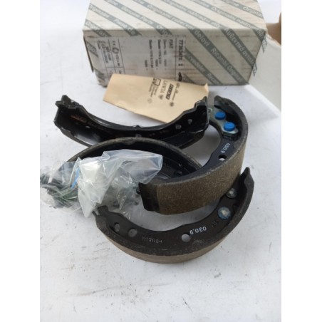 Mâchoires De Frein Pour Frein De Stationnement PEUGEOT/CITROEN 4241N0 Pièce d'origine oem Mâchoires De Frein Pour Frein De Stationnement PEUGEOT/CITROEN 4241N0 Pièce d'origine oem