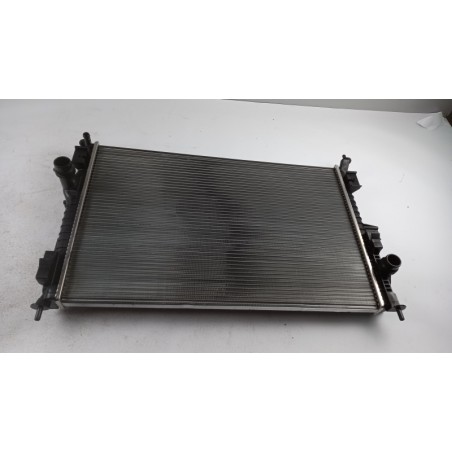 Radiateur De Refroidissement Du Moteur PEUGEOT/CITROEN 9809141780 Pièce d'origine oem Radiateur De Refroidissement Du Moteur PEUGEOT/CITROEN 9809141780 Pièce d'origine oem