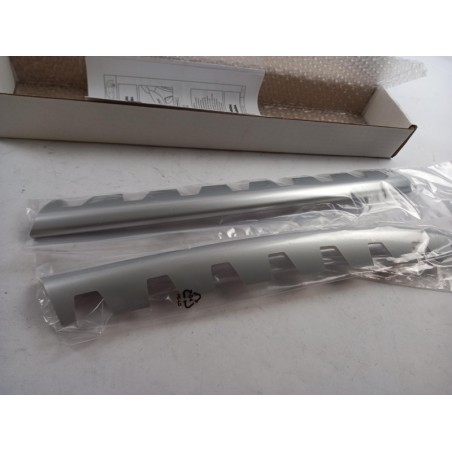 Insert De Grille De Radiateur RENAULT 623992758R Pièce d'origine oem Insert De Grille De Radiateur RENAULT 623992758R Pièce d'origine oem