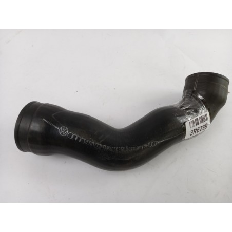 Tuyau D''Admission Du Turbocompresseur VAG 028145832 Pièce d'origine oem Tuyau D''Admission Du Turbocompresseur VAG 028145832 Pièce d'origine oem