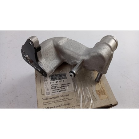 Tuyau De Liquide De Refroidissement VAG 070121131E Pièce d'origine oem Tuyau De Liquide De Refroidissement VAG 070121131E Pièce d'origine oem