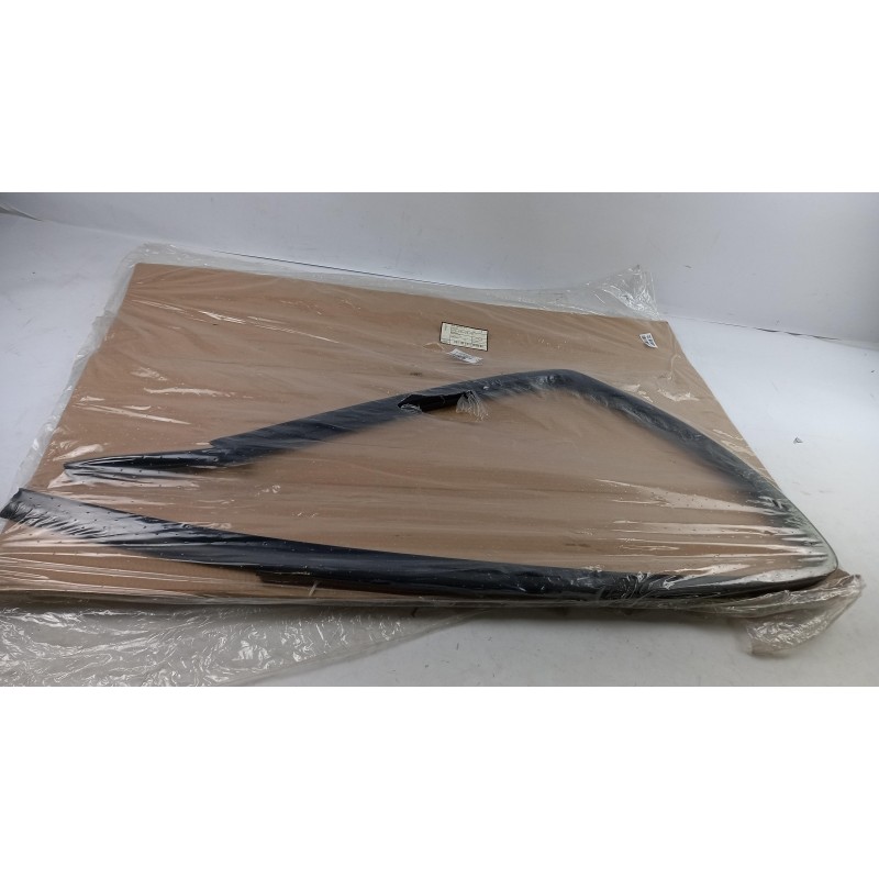 Guide Vitres VAG 2E0845261B  Pièce d'origine oem