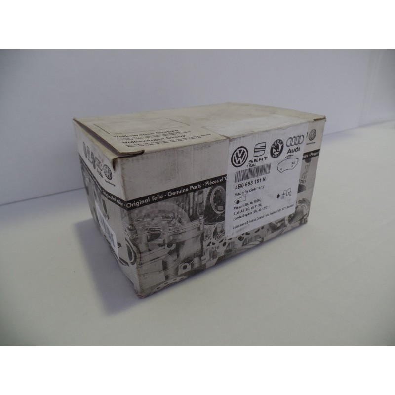 Plaquettes De Freins VAG 4B0698151N  Pièce d'origine oem