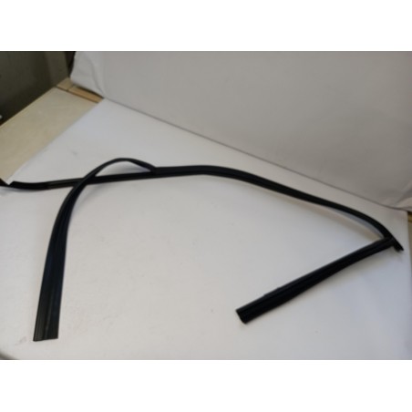 Guide Vitres VAG 4M0837431B Pièce d'origine oem Guide Vitres VAG 4M0837431B Pièce d'origine oem