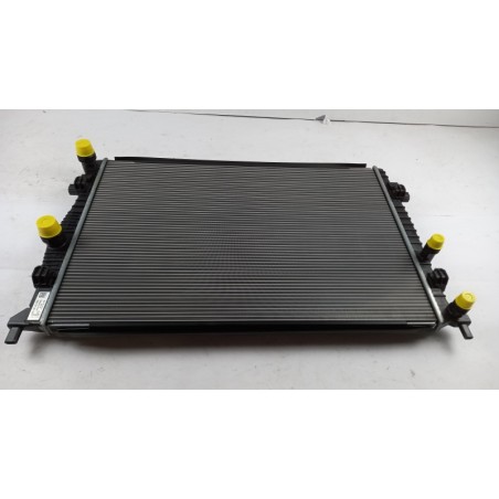 Radiateur De Refroidissement Du Moteur VAG 5Q0121251EA Pièce d'origine oem Radiateur De Refroidissement Du Moteur VAG 5Q0121251EA Pièce d'origine oem