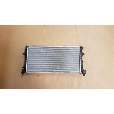 Radiateur De Refroidissement Du Moteur VAG 6R0121253A Pièce d'origine oem Radiateur De Refroidissement Du Moteur VAG 6R0121253A Pièce d'origine oem